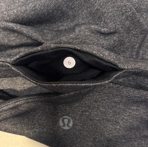 Lululemon Athletica Acro Crop, Embossed Logo , Size -+- 6 - Picture 6 of 9
